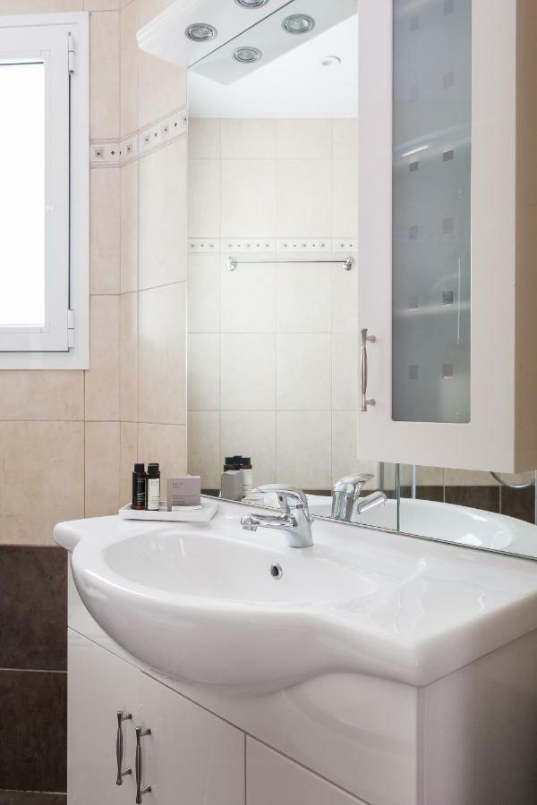Delightful 1Bd Apartment In Plaka By Upstreet Athén Kültér fotó
